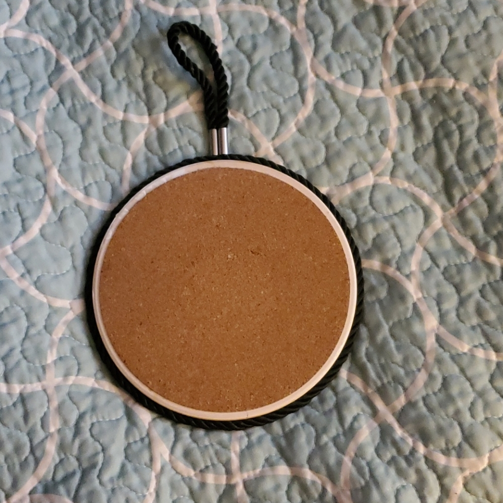 Skelton trivet - Picture 4 of 4